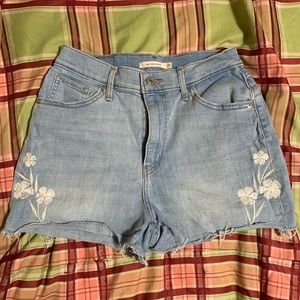 Levi’s Embroidered “Mile High” Shorts